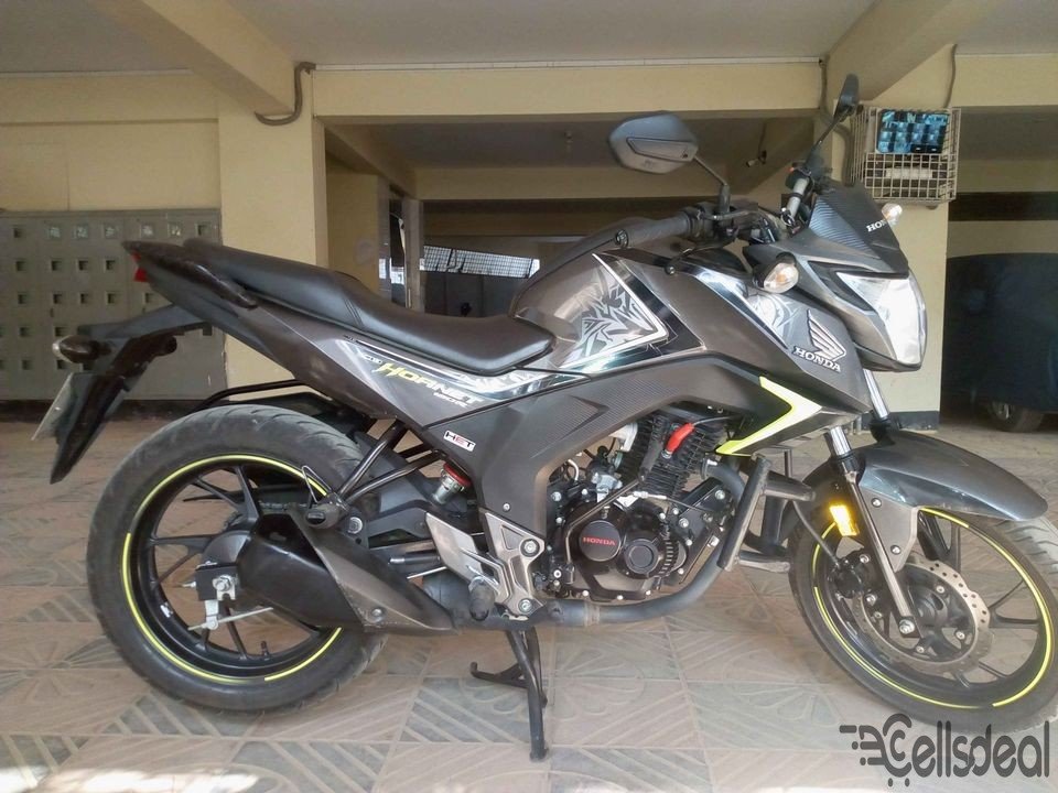 Honda hornet 160r sd