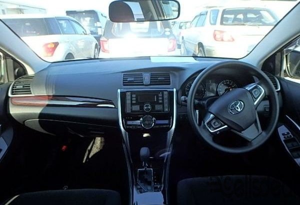 Toyota        : Premio  . MODEL       : 2016 .