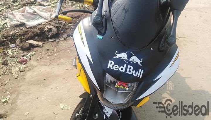 Suzuki gsxr 150 cc