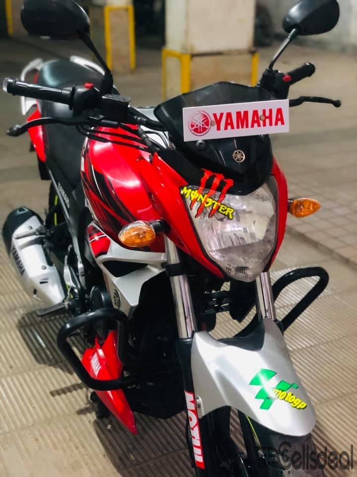 Yamaha FZS v1