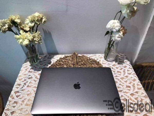 Apple MacBook Pro